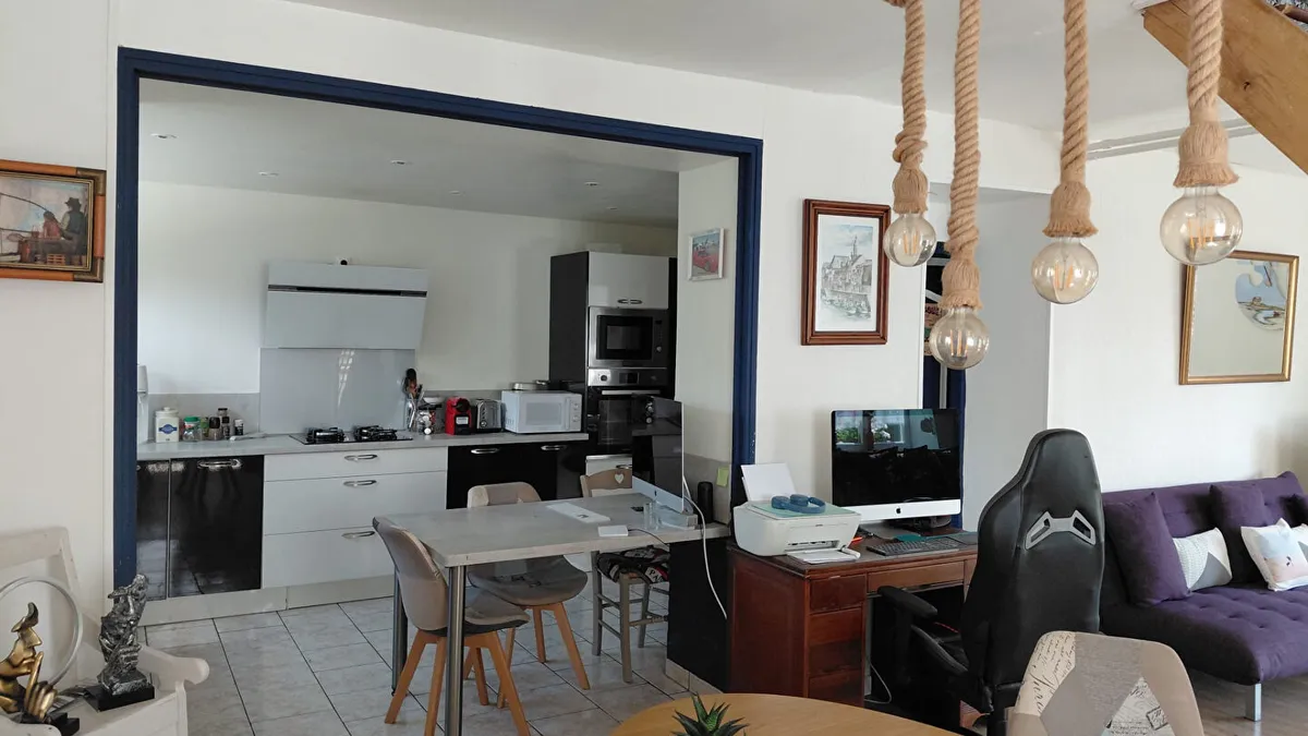 Photo 1