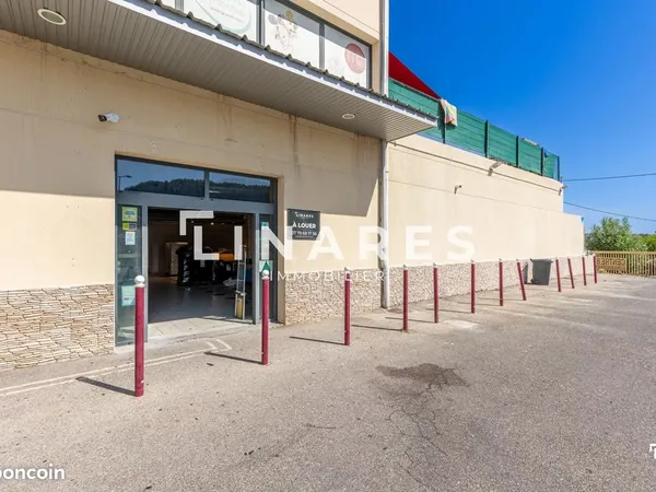 Local commercial 261 m² Peypin