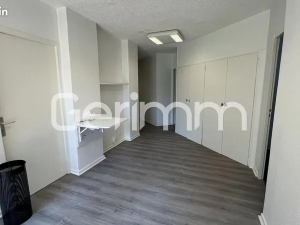 Bureau 108 m²