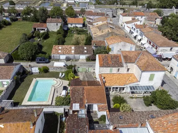 Maison 7 pièces 233 m²