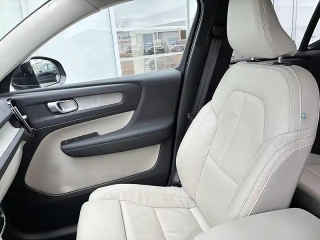 Volvo Xc40 t4 recharge 129+82 ch dct7 — photo 17