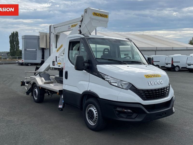 Iveco DAILY 35S14H 3450 2.3 136ch Nacelle Palfinger P200A-R