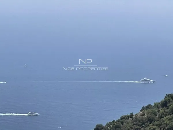 Villa exceptionnelle à Eze, avec vue mer panoramique