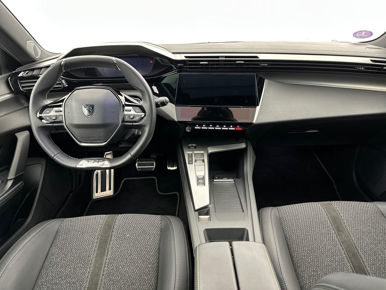Peugeot 308 hybrid 136 e-dcs6 gt — photo 11