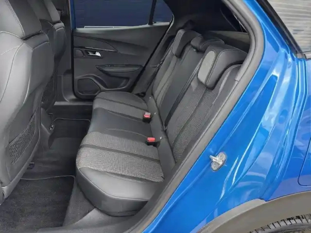 Peugeot 2008 electrique 136 ch — photo 15