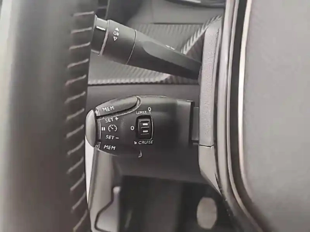 Peugeot 208 puretech 100 s&amp;s bvm6 — photo 25