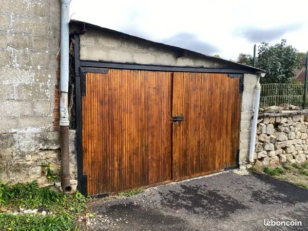 Stationnement Location Oulchy-le-Château 17m² 85€