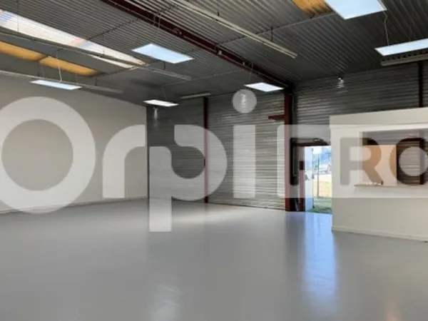 Local d'activité 230 m²