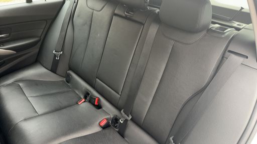 BMW Serie 3 2.0 320d 190 - Lounge – 2016 – 87840 km – Diesel – Boîte Automatique — photo 33