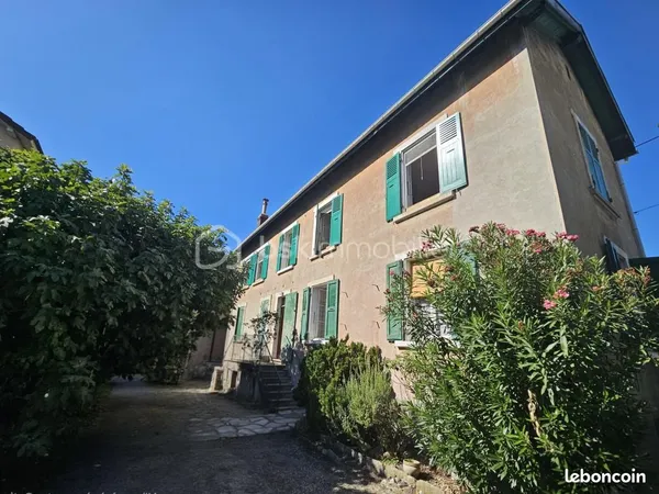 Maison 7 pièces 143 m²