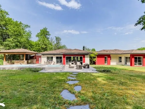 Contemporaine de 6 pièces principales