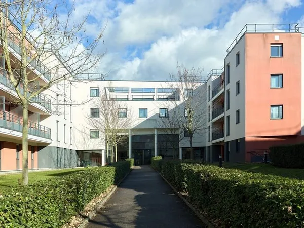 INVESTISSEMENT LOCATIF - ST CYR L'ÉCOLE - Résidence Affaires Zenitude Versailles Saint-Cyr-l'École -