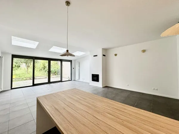 LILLE - Grand T4 Lumineux avec Terrasse 20m2, Jardin 120m2 &