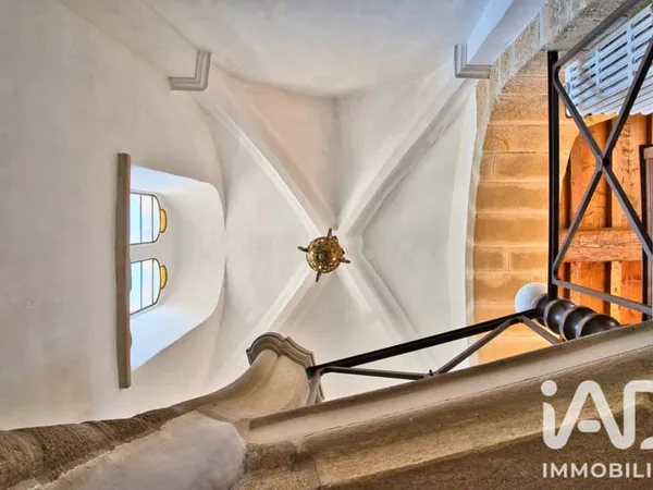 Maison 10 pièces 263 m²