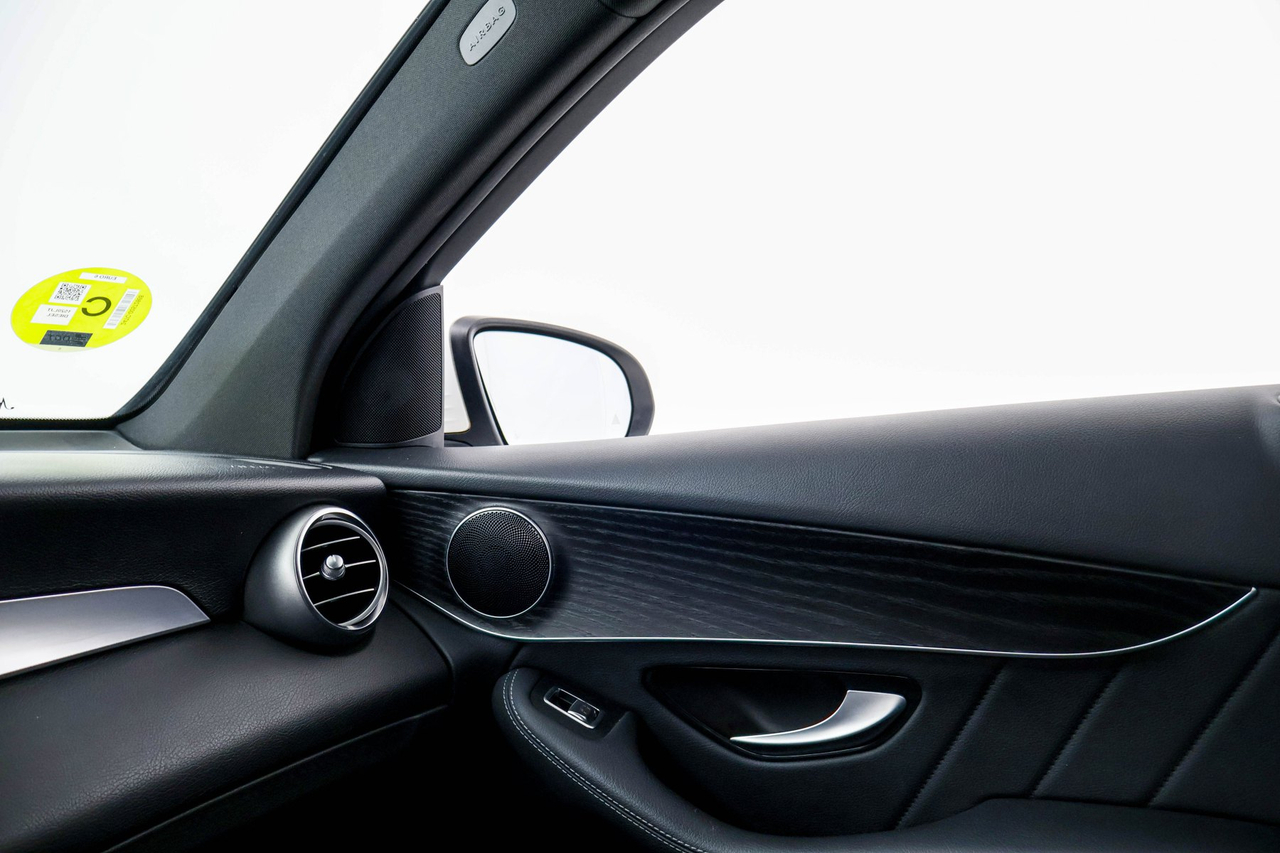 Mercedes GLC — photo 30