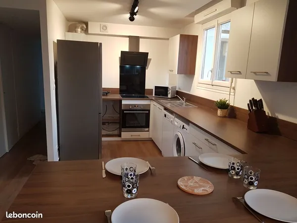 Colocation Rennes Cleunay - Chambres meublées à 2min du Métro B (80m² - DPE D)