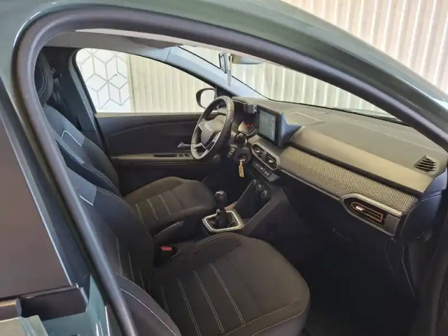 Dacia Sandero eco-g 100 — photo 17