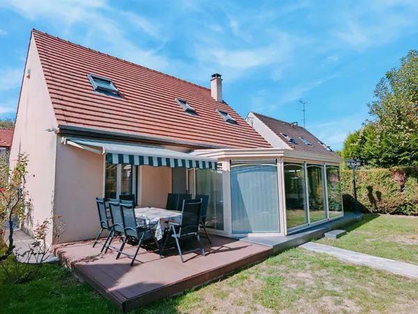 MAISON FAMILIALE