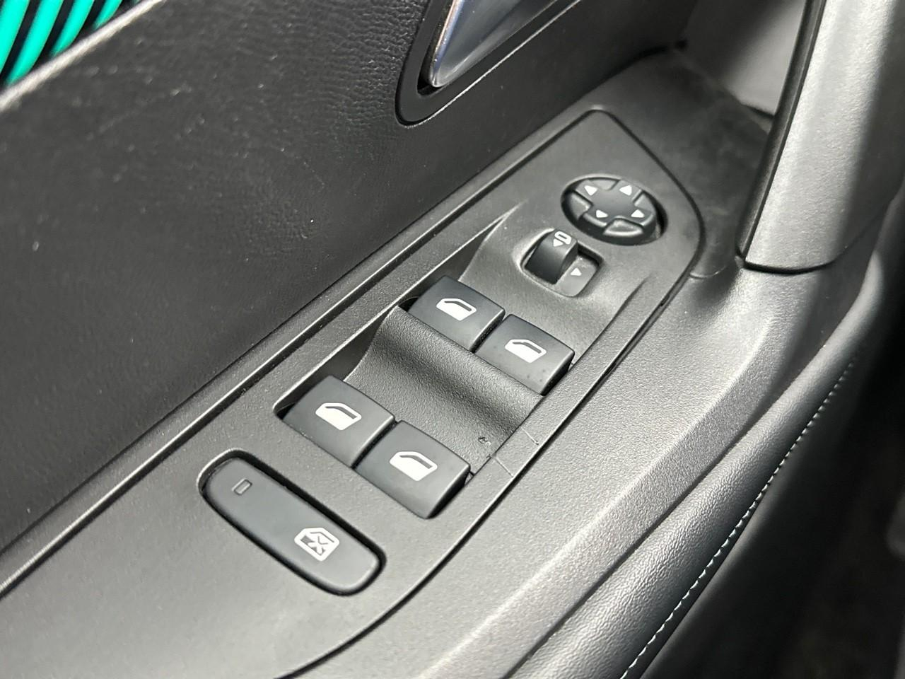 Peugeot 2008 puretech 130 s&s bvm6 allure pack — photo 15