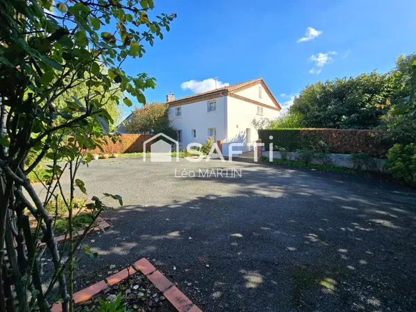 Maison de campagne 140m2 - dépendances et 5 chambres