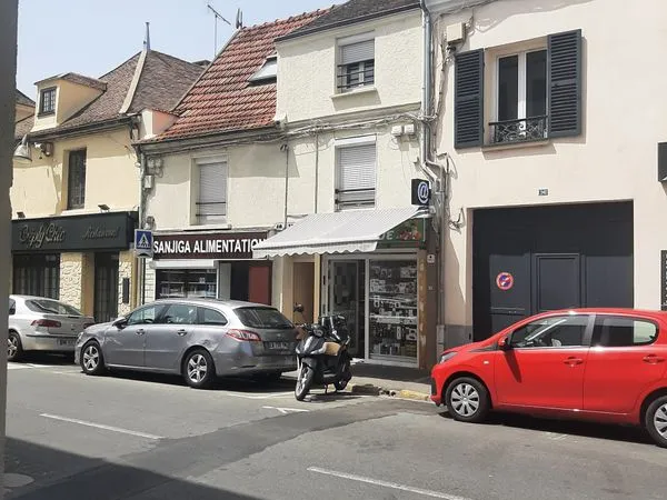 A louer local à LONGJUMEAU