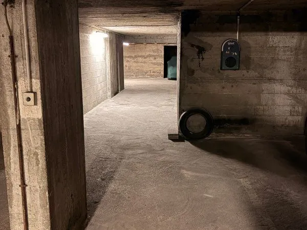 Parking équipé d'une borne électrique Waat