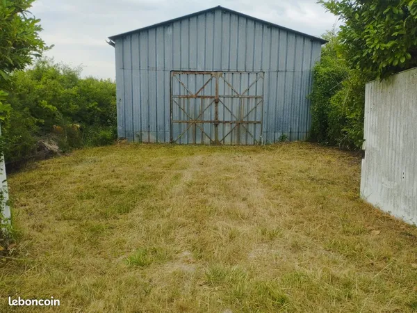 Hangar,local, dépôt, garage,box