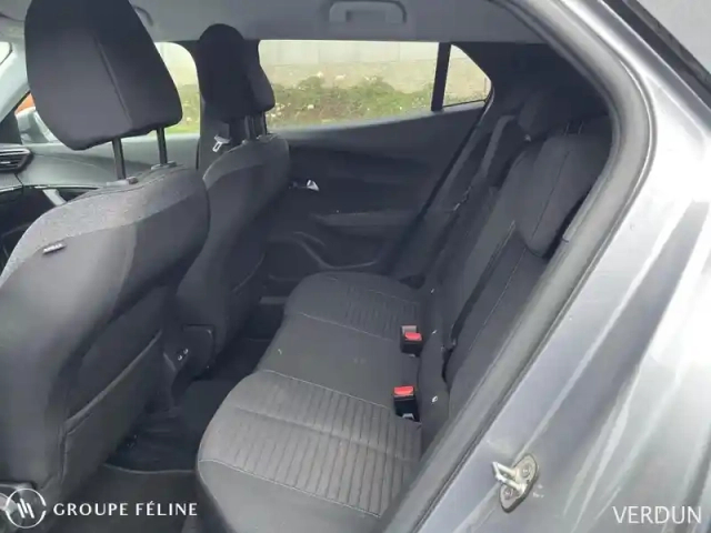 Peugeot 2008 e- 136ch style — photo 10