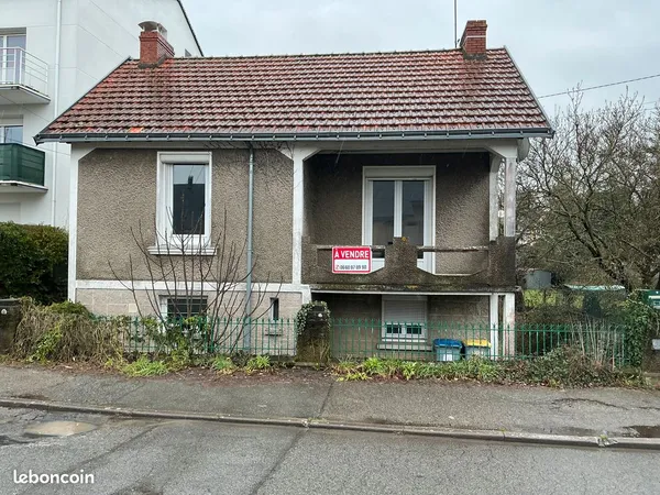 Maison 1930. Centre Bourg de Couëron. 78 m². Terrain 302 m²
