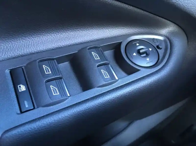 Ford Kuga 2.0 tdci 150ch stop&amp;start st-line black &amp; silver 4x2 euro6.2 — photo 6