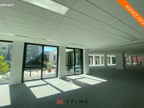 Bureaux 2552 m² MONTIGNY LE BRETONNEUX