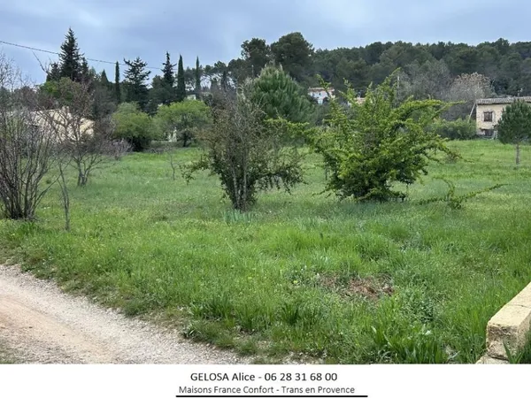 Terrain 1 000 m² Lorgues