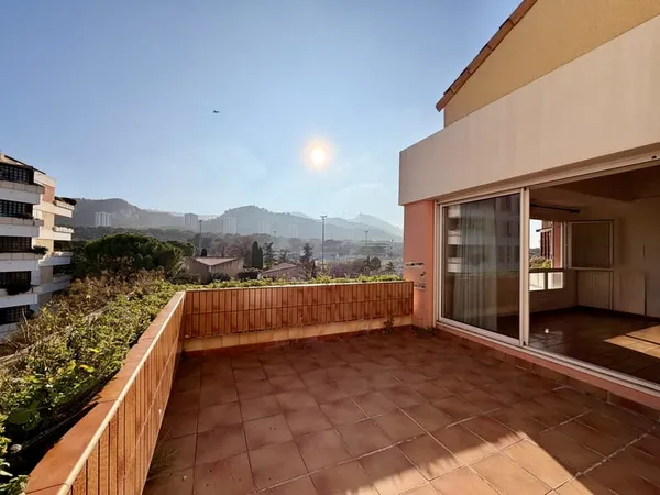 A vendre duplex terrasse T4/5 13008 Marseille