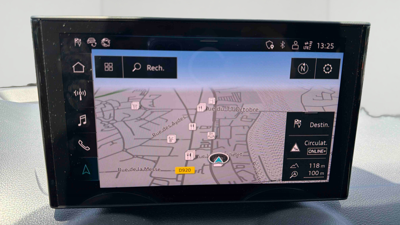 Audi Q2 35 TFSI 150 S tronic 7 — photo 12