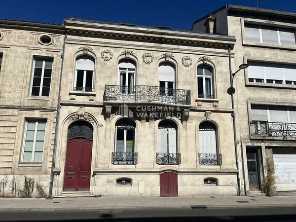 Bureaux 100 m²