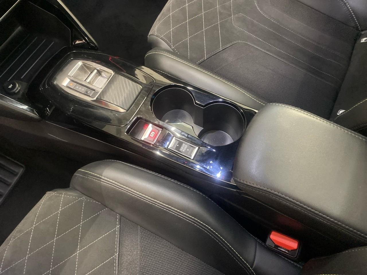 Peugeot 208 puretech 100 s&s eat8 gt pack — photo 18