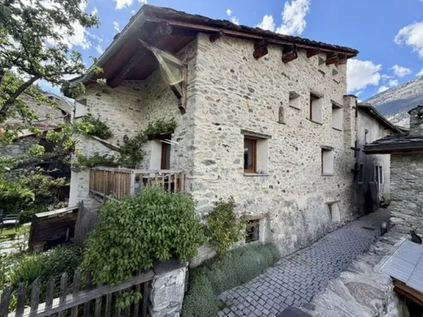 Maison mitoyenne 10 pièces 400 m²