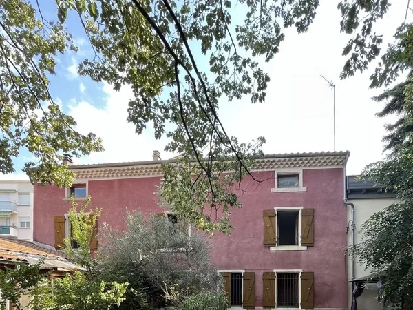 Maison 12 pièces 335 m²