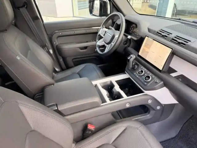 Land Rover Defender 110 2.0 p300e phev s — photo 5