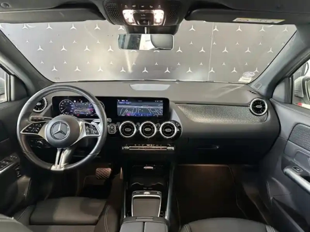 Mercedes Gla 200 progressive line — photo 12
