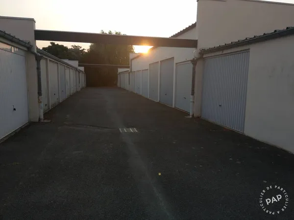 Garage/Parking
