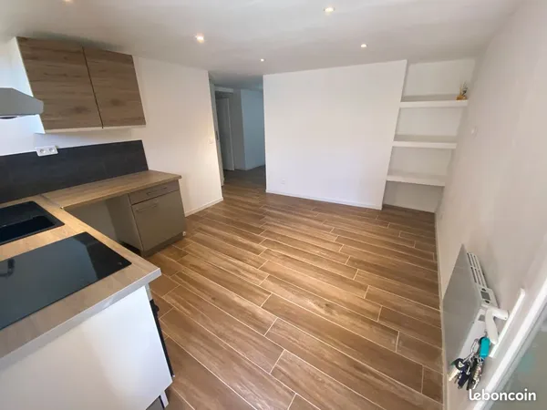 T1/2 30m2 au Plan de Meyreuil (13590)