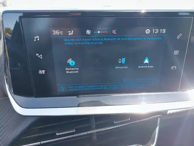 Peugeot 208 puretech 100 s&amp;s bvm6 — photo 17