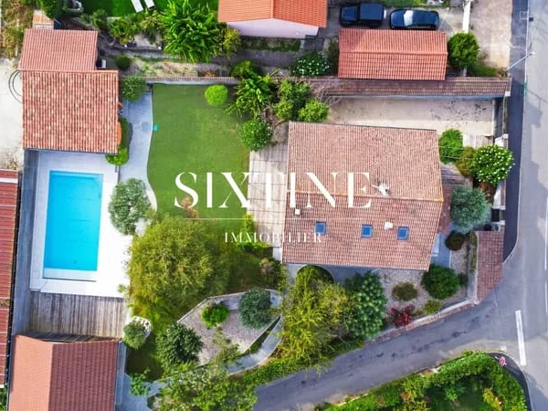 Maison Familiale Avec Extérieur Intimiste