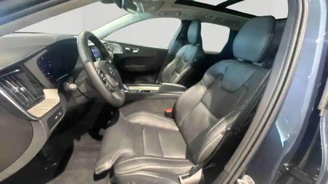 Volvo Xc60 t6 awd hybride rechargeable 253 ch+145 ch geartronic 8 — photo 9