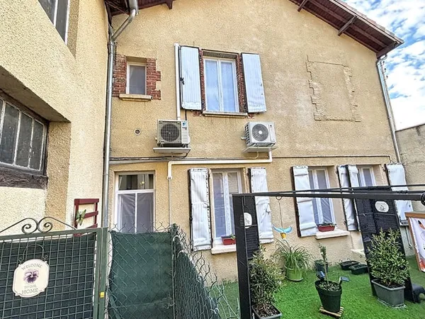 Immeuble de rapport avec 5 lots, dépendances et fort potentiel à Montauban
