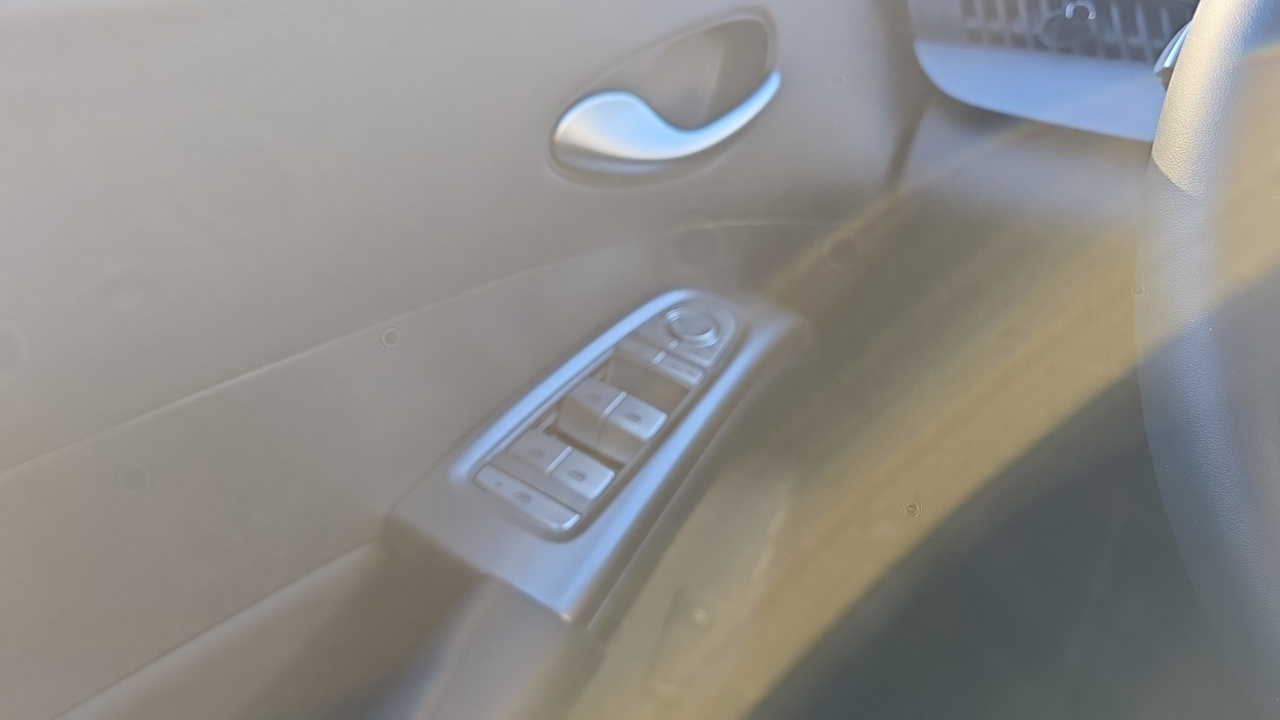 BYD Dolphin G 1.5 DM-i PHEV 212 ch — photo 18