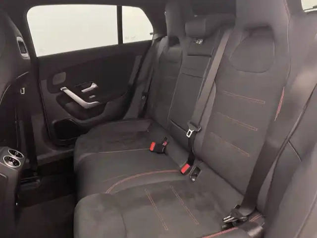 Mercedes Cla shooting brake 250 e hybrid eq 8g-dct — photo 16