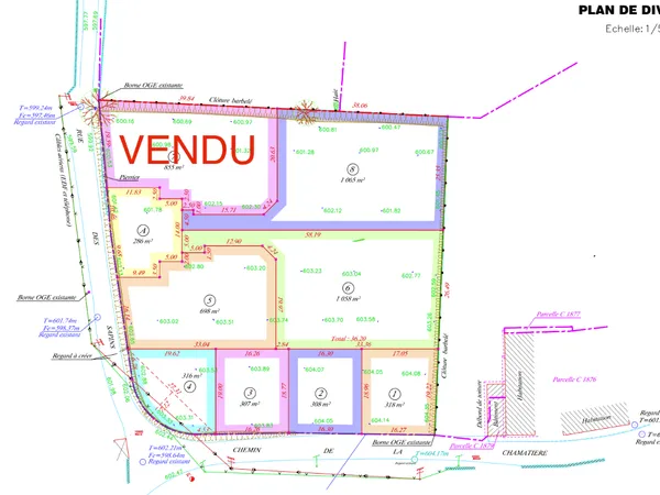Terrain 698 m²