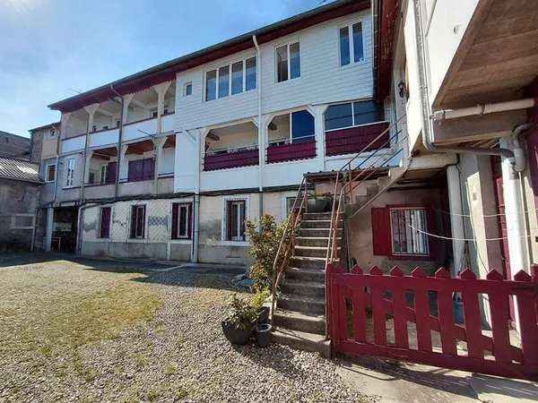 Appartement 7 pièces 172 m²